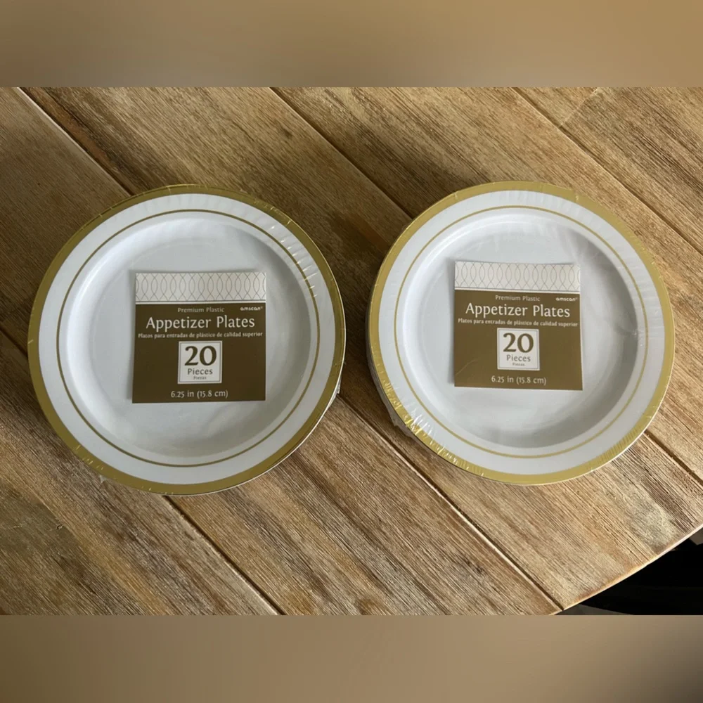 Two packs of 20 premium plastic gold rimmed appetizer plates.